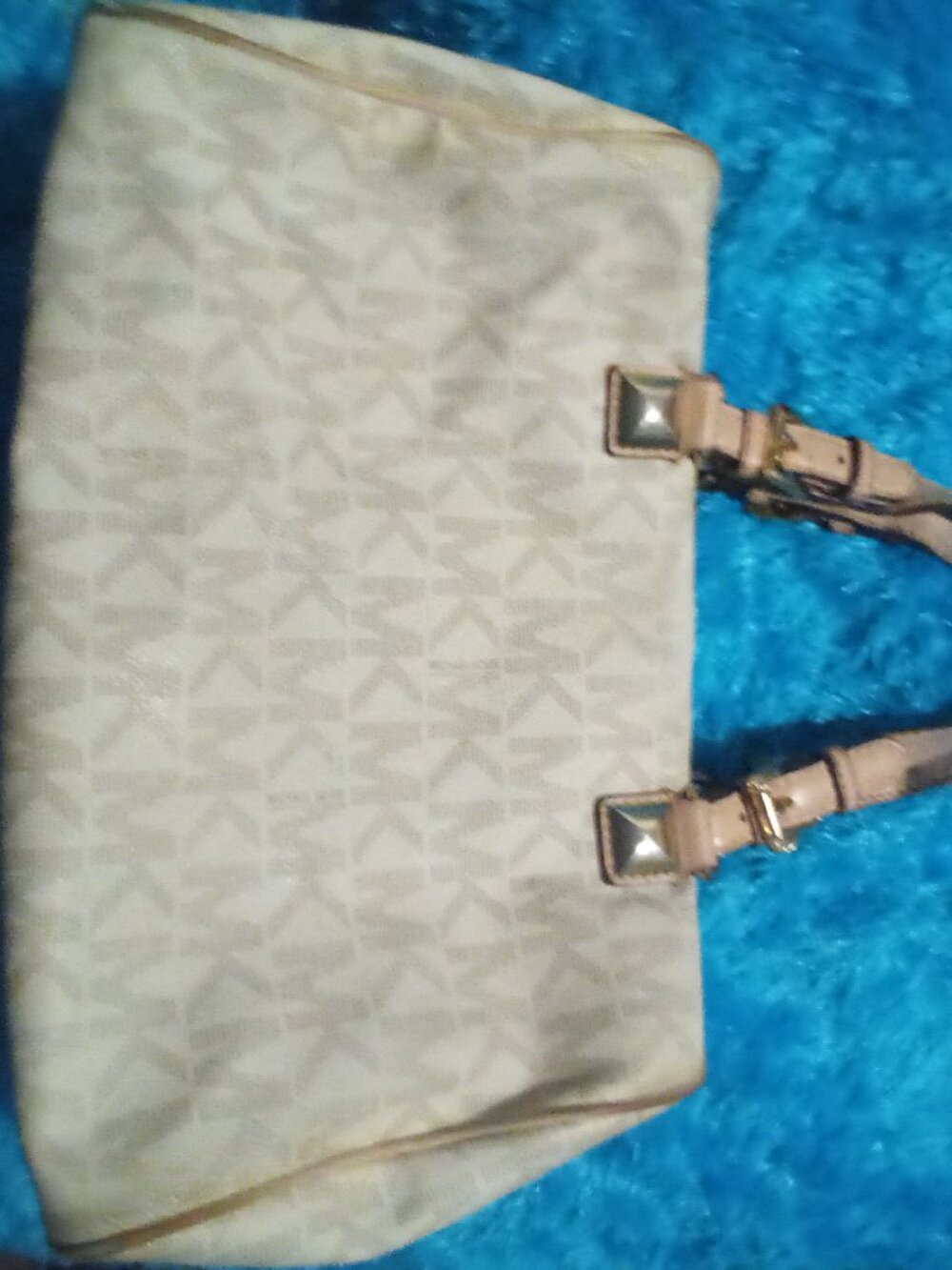 Michael Korea med signature bag
